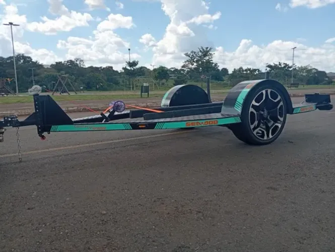 "Carretinha pra jet ski nova "