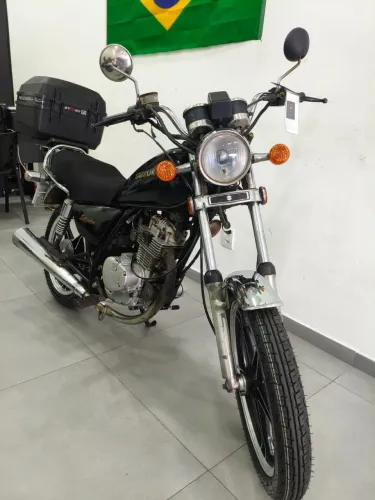 SUZUKI INTRUDER 125cc.