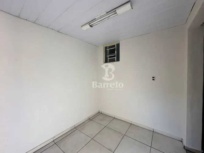 Casa com 3 dormitórios para alugar, 60 m² por R$ 1.600/mês - Jardim Tókio - Londrina/PR