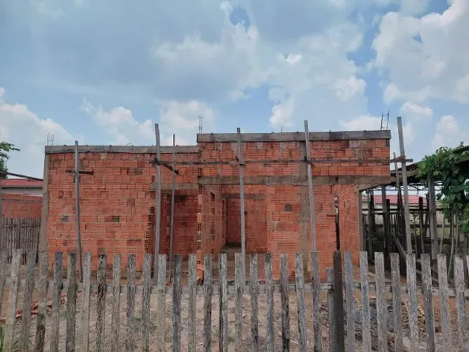 Casa em construção, 2 quartos, 1 Suíte Master, Bairro Triunfo Senador Guiomard.