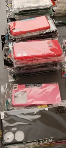 LOTE COM 87 CAPAS DE CELULAR NOVAS DE VÁRIOS MODELOS
