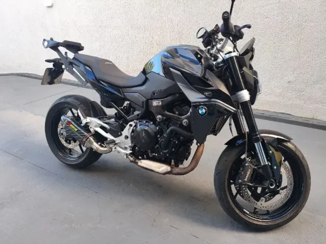 BMW F900R Sport Plus 2024 (Triple Black), 2.900 Km + acessórios