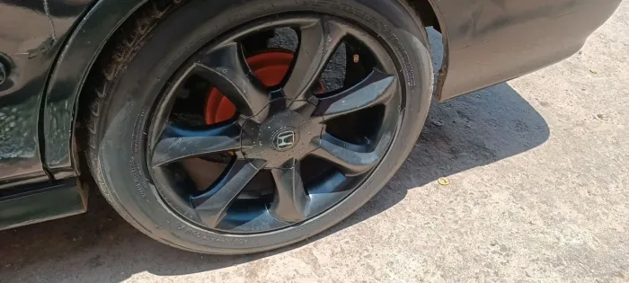 Troco rodas aro 17 por rodas aro 15 com volta pra mim. Furacão 4x100, perfil dos pneus 55