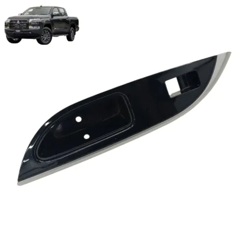 Moldura puxador porta traseira esquerda Mitsubishi l200 2024