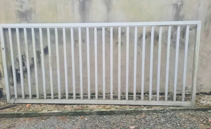 Portão alumínio 3.00x1,30m