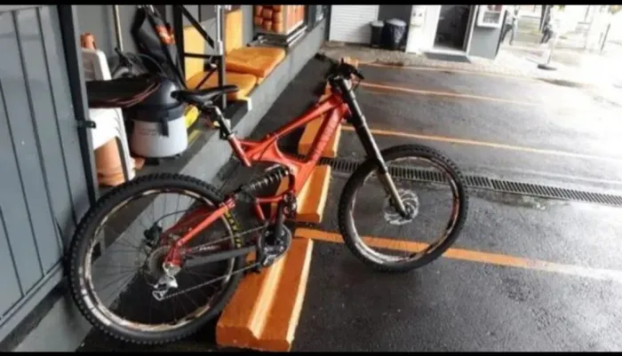 Bike Jamais diablo 2.0 downhill