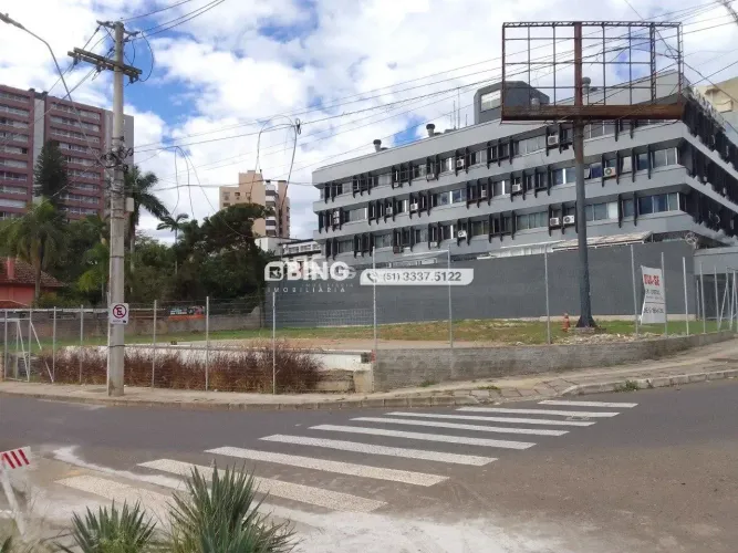 Terreno para locação com 1.248m² no bairro São João em Porto Alegre.