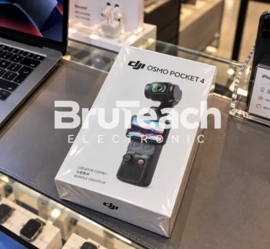 DJI Osmo Pocket 4 Creator Combo