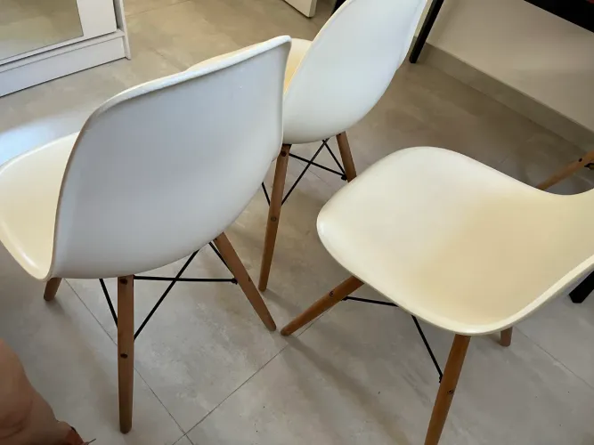 Conjuntos 4 cadeiras estilo Eames
