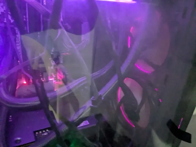 Fonte: Pcyes Electro V2 Bronze 550W preta 100V/240V