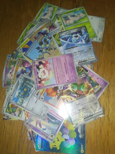 40 cartas Pokémon
