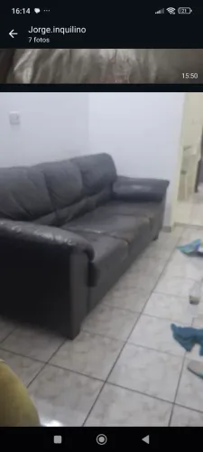 Sofá três lugares  . Só nessecita uma capa 