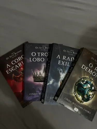 A coroa Escarlate - Saga Sete Reinos - Cinda Wlliams 