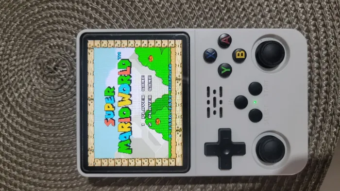 Console Portátil R36S
