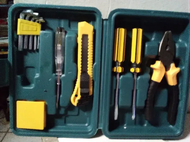 Caixa com 11 Ferramentas