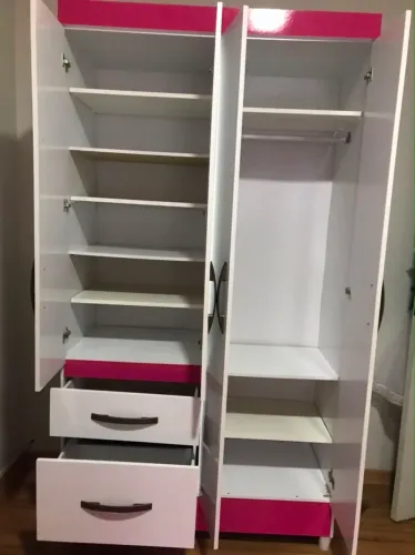 Guarda Roupa 4 portas 2 gavetas