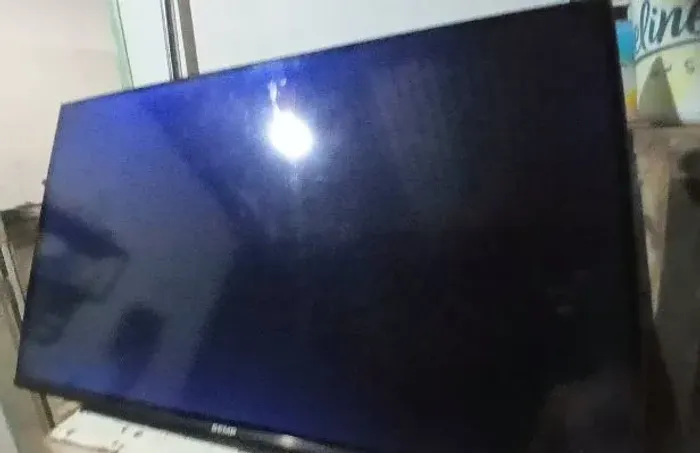 TV Semp Toshiba 32 polegadas com defeito na tela