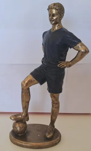 Estatueta de Resina - Decoração Jogador De Futebol - usada - ler descrição