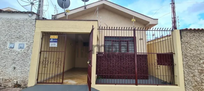 Locação de Casas / Padrão na cidade de Franca