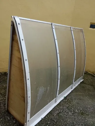 Toldo usado policarbonato estrutura intacta