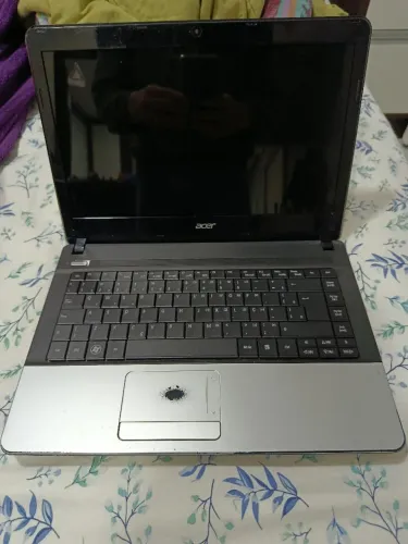 Notebook Acer 4GB (Excelente Estado)