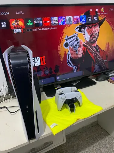 PS5 C/ LEITOR, 2 CONTROLES E BASE DE CARREGAMENTO