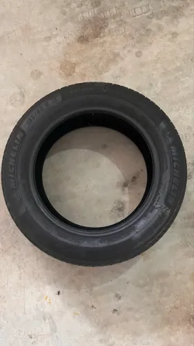 Pneu Michelin 185/60 R15