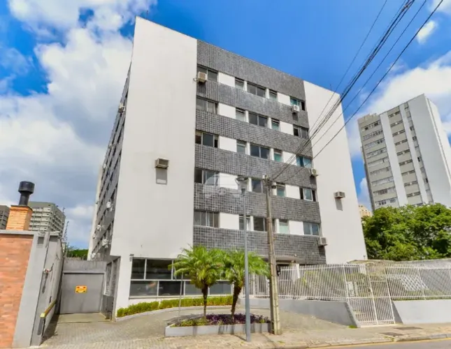 Studio no Centro Cívico com garagem