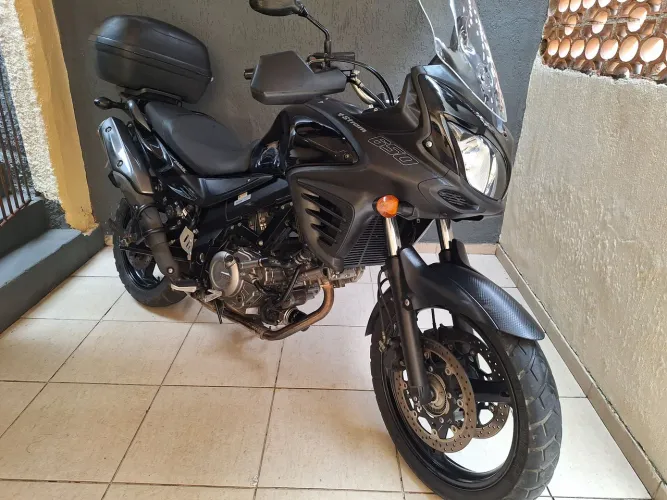 SUZUKI V-STROM 650 TROCO FINANCIO ACEITO CARRO OU MOTO MAIOR OU MENOR VALOR 