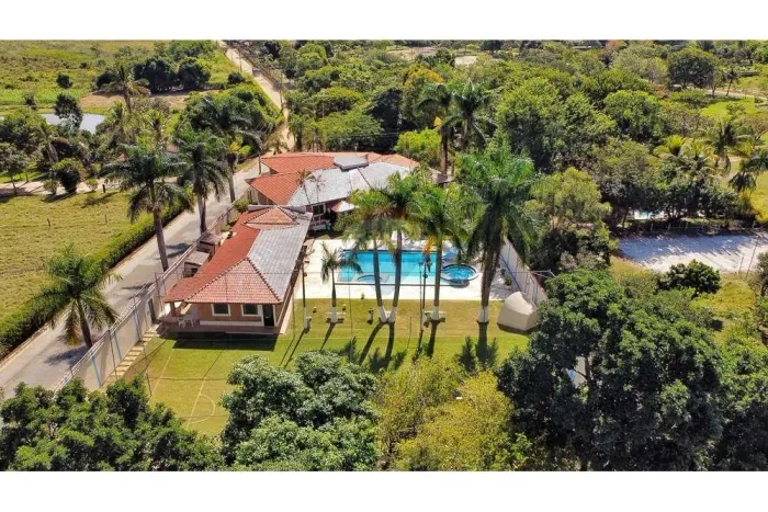RE/MAX VENDE Casa com 5 dormitórios, 750m AC - R$ 1.714.900 - Condomínio Manège Residence 
