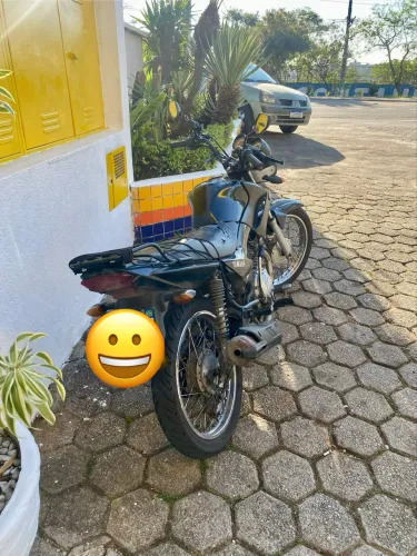 Vendo factor 125 ano 15/16 quero 7,500 aceito troca por fan, titan .start 160 tenho volta
