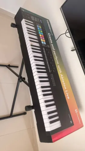 NOVATION LAUNCHKEY 61 CONTROLADOR