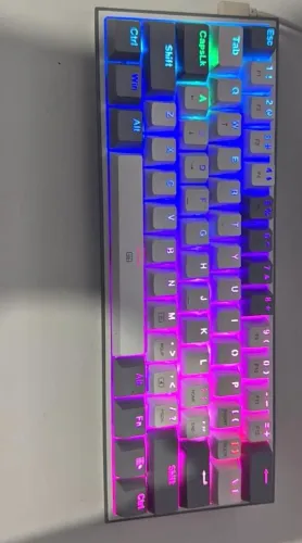Teclado mecânico Redragon Fizz RGB 65% switch vermelho