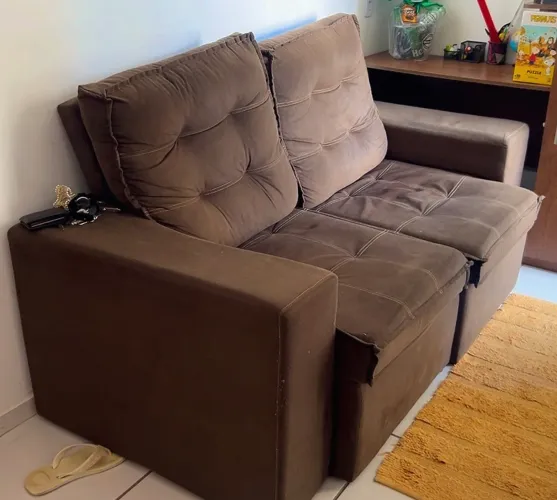SOFÁ RETRÁTIL 3 LUGARES - R$ 500,00