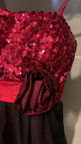 Vestido de Festa Vermelho com Paetês e Saia de Tule - Tam. M