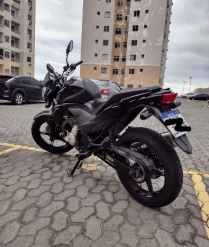 Vendo Honda CB300R 2014 Preta