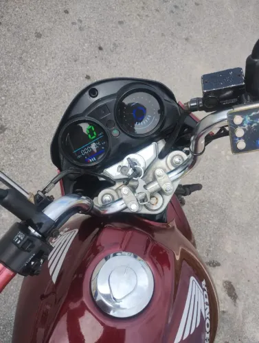 Vendo essa moto já transfiro para seu nome 
