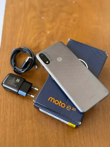 Moto E 20
