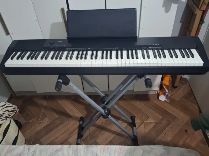 Piano Casio CDP-135 88 teclas (USADO. VALOR NEGOCIÁVEL)