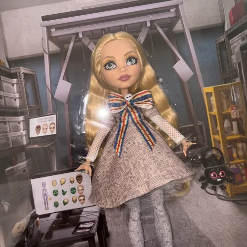 M3gan/Megan Skullector - Monster High (Lacrada)
