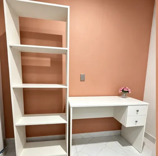 Mesa com estante em mdf