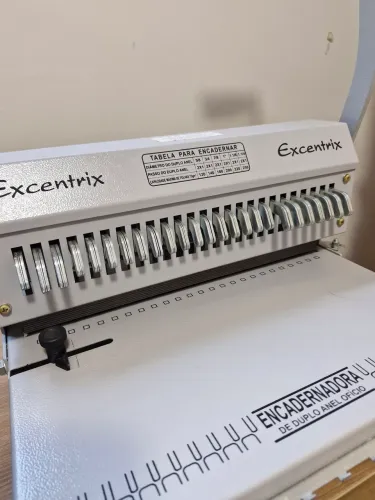 Encadernadora Excentrix SEMI NOVA