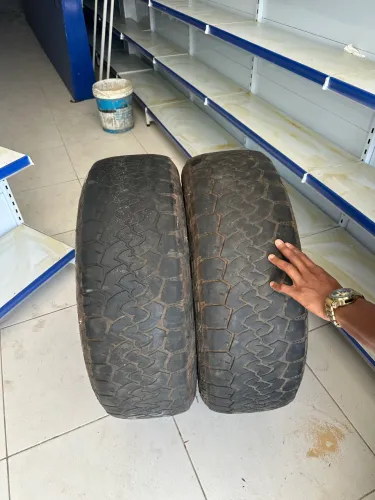 Pneus 235/70 aro 17