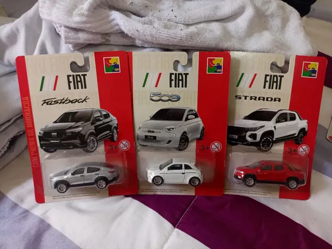 Miniatura Fiat Strada, 500 e Fastback