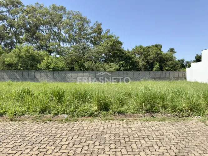 Venda de Terreno em Condomínio no Bairro Agua Branca