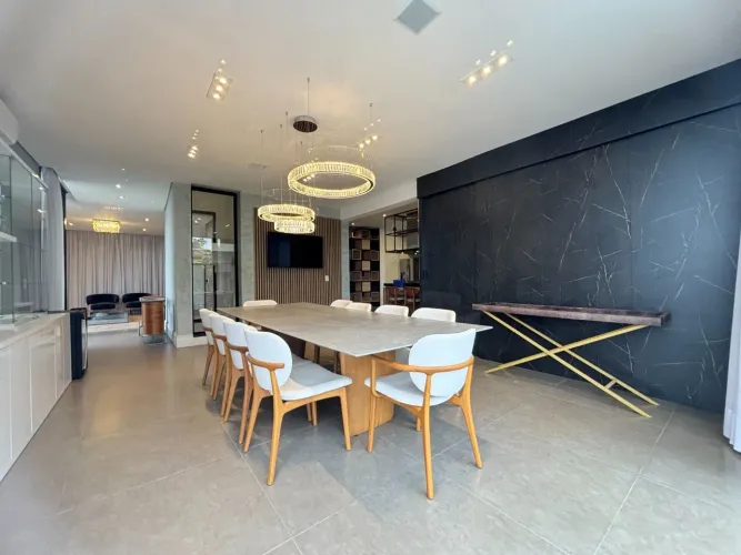 Casa 3 dormitórios à venda, 401 m² por R$ 3.990.000 - Alphaville Nova Esplanada - Condomin