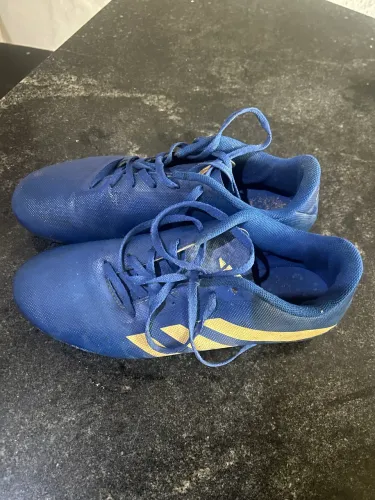 Chuteira de campo Adidas 38