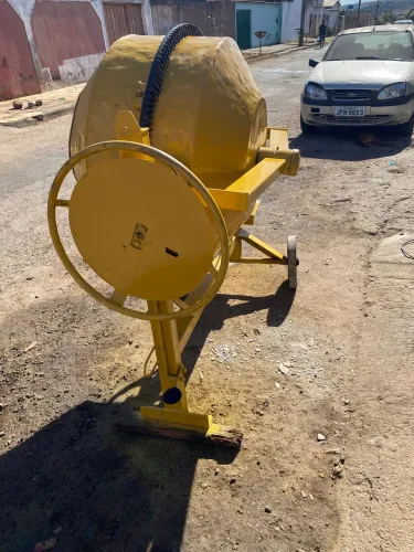 VENDO BETONEIRA MANEGOTTI 400litros