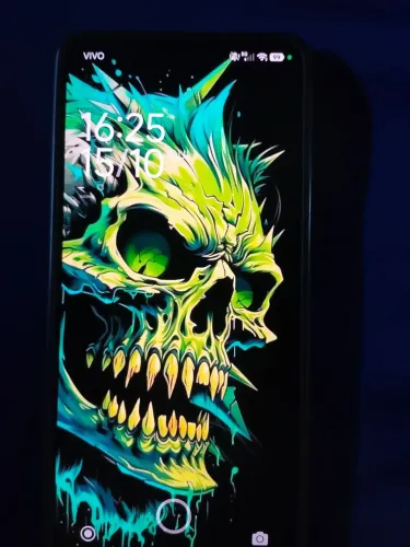 Troco celular em outro poco x7 pro 12/512 giga apenas marcas de uso