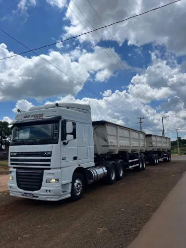 Conjunto Daf XF 6x4 510 e Rodocaçamba Radon